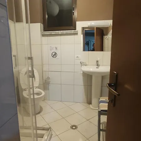 Guest House In Center Korce Гостевой дом *
